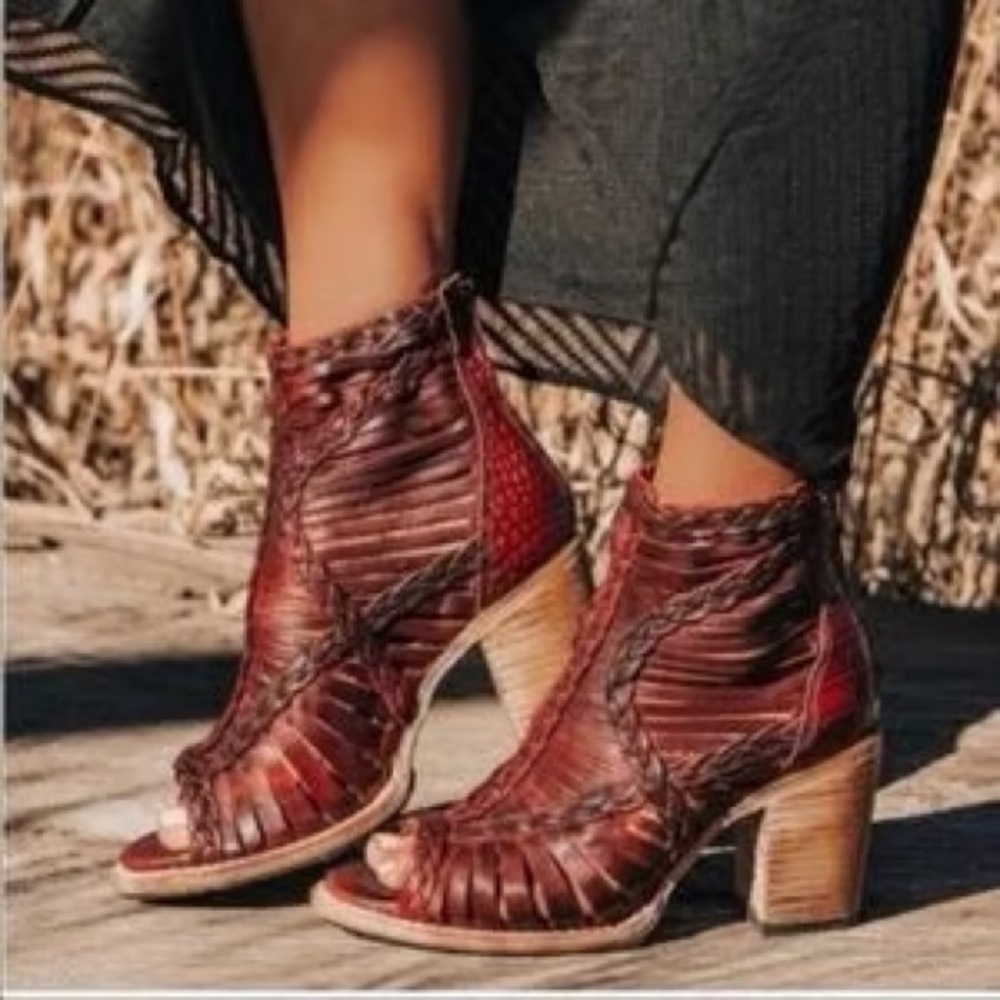 Freebird Bela Red Leather Ankle Booties NWT size 10